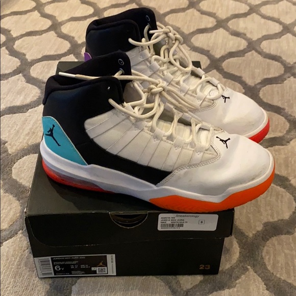 jordan max aura 37